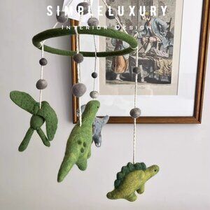 Brand New Pottery Barn Kids Felted Dinosaur Ceiling Mobile